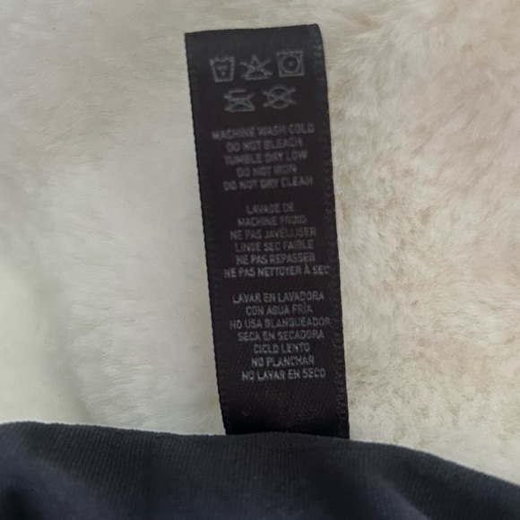 NWOT - SKIMS Essential Crew Neck Sleeveless Bodysuit in Black/Onyx - Picture 8 of 8